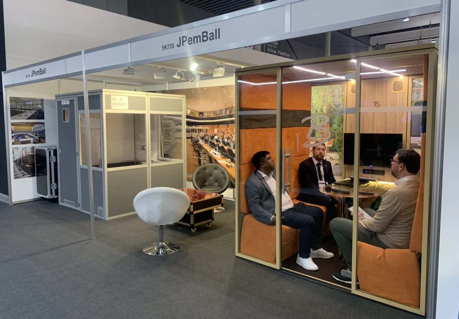 Cabine de bureau QUATTRO+ personnalisable au salon